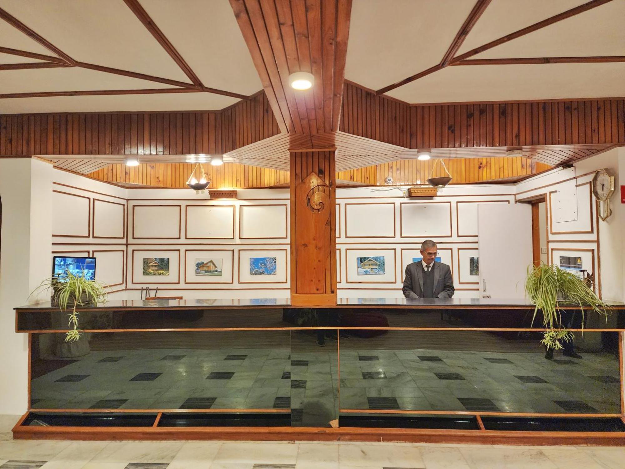 Hotel Pineview Shimla Exterior foto