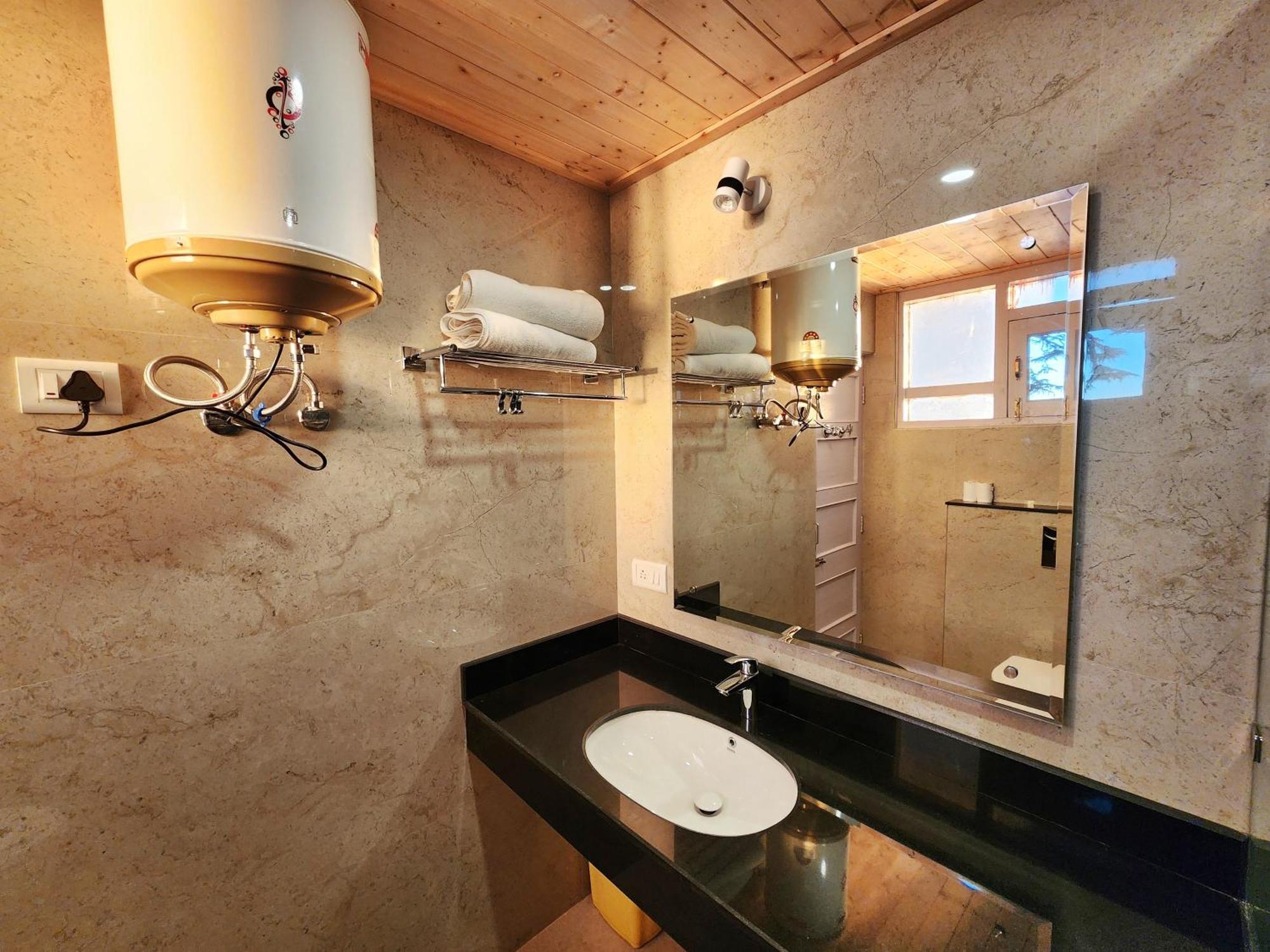Hotel Pineview Shimla Exterior foto